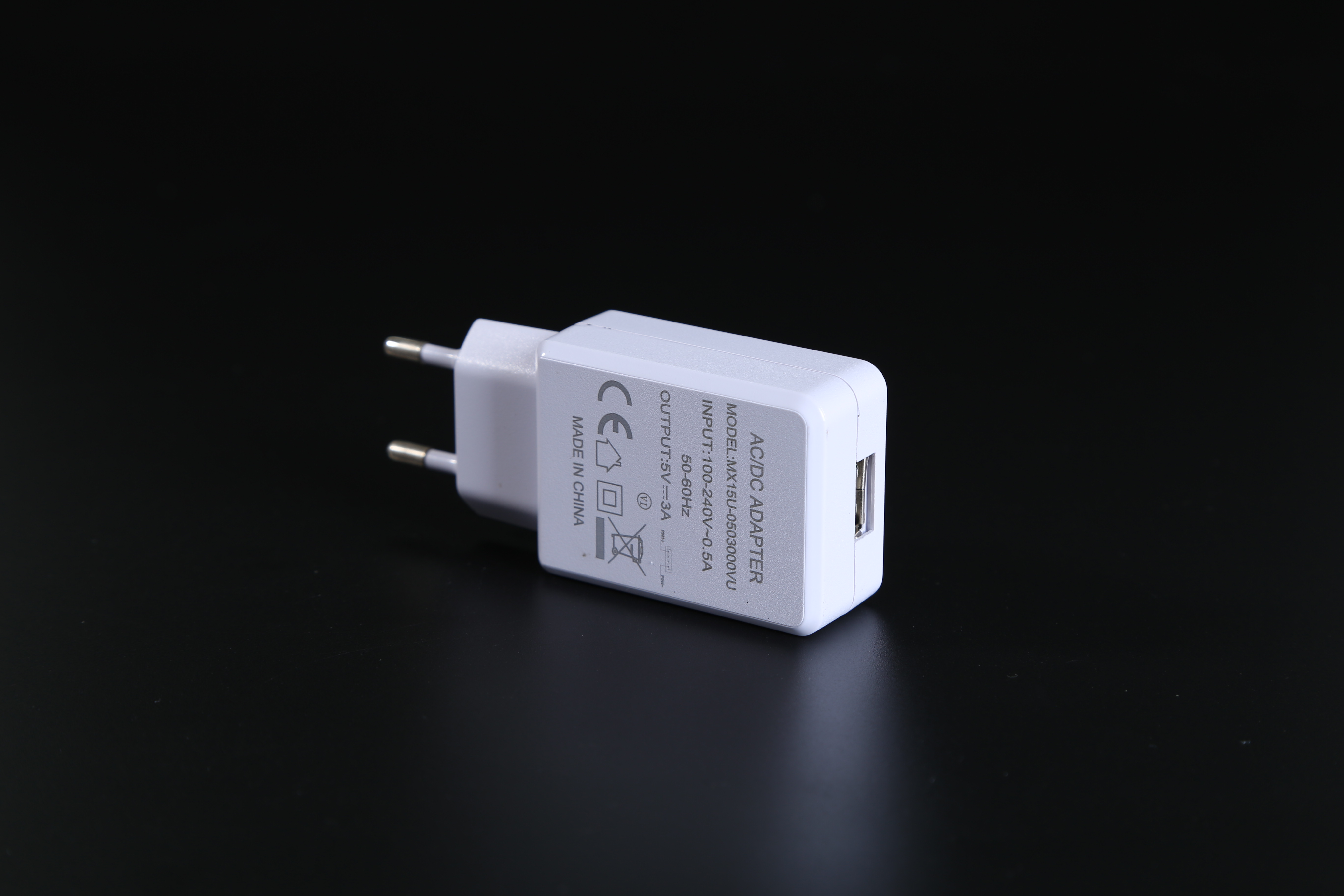 MX15U-0503000型號(hào)5v3a歐規(guī)電源適配器 ce認(rèn)證